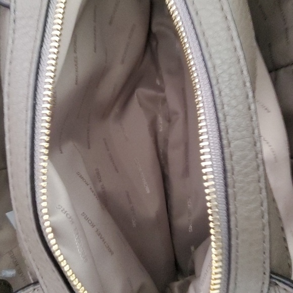 Michael Kors Raven Large Shoulder Tote Bag Leather NWT - Picture 6 of 11